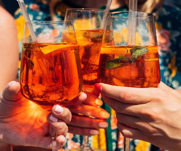 6+1 καλοκαιρινές δραστηριότητες για εσένα και την παρέα σου για ένα early night out 